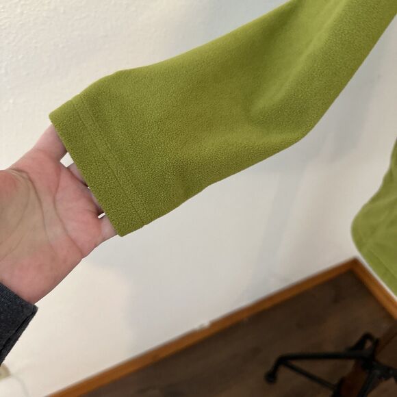 The North Face Boys XL Green Fleece Hoodie - Lightweight and Comfortable - Picture 5 of 11